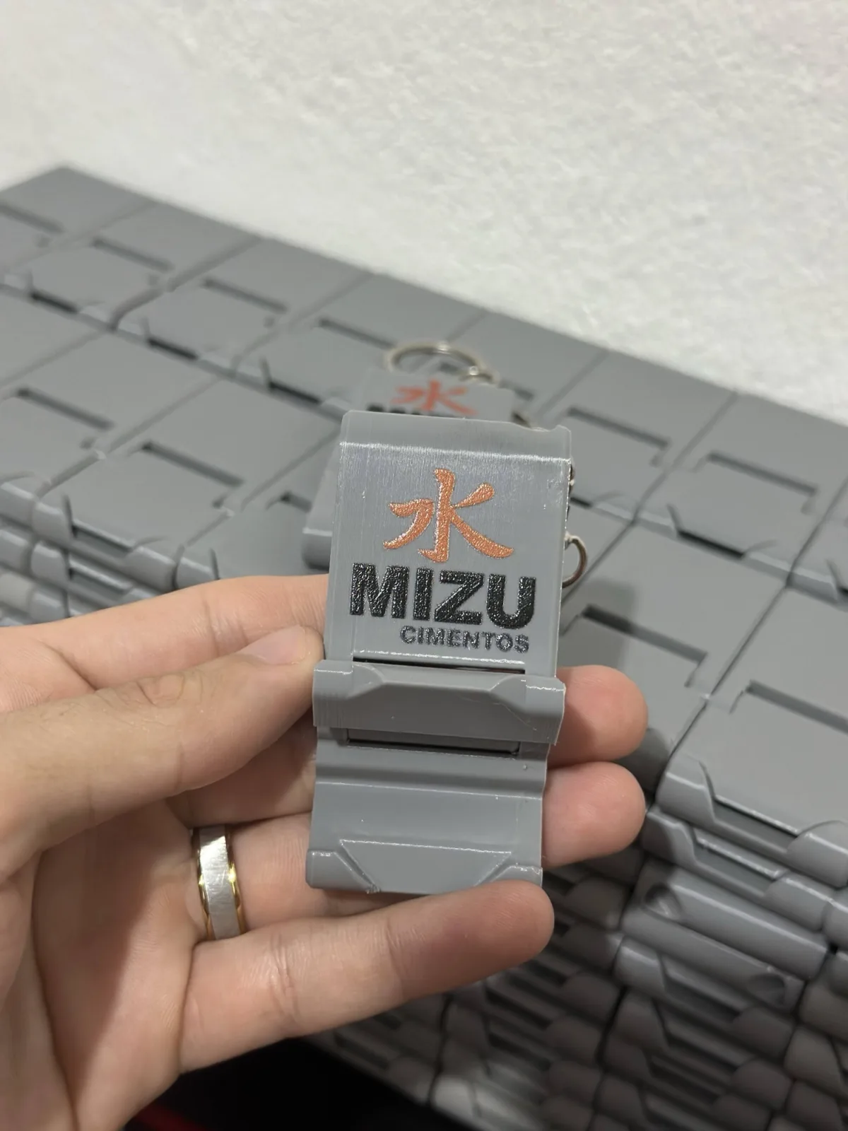 Chaveiro suporte com logo — MIZU — foto 1